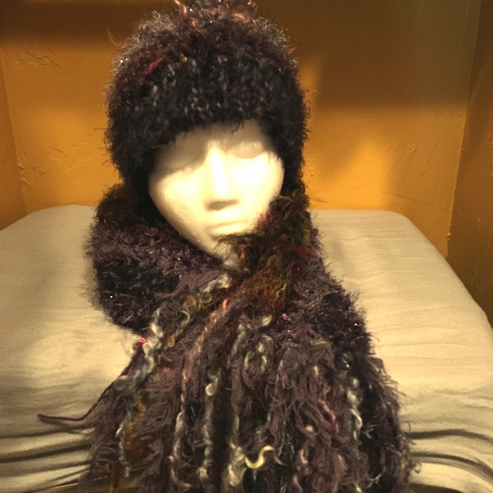 hat/scarf/mitten set